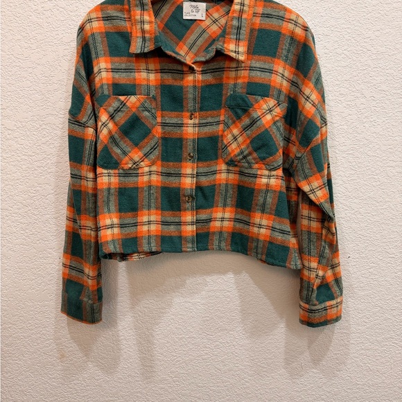 Plaid Cropped Flannel in Green and Orange - Picture 4 of 4